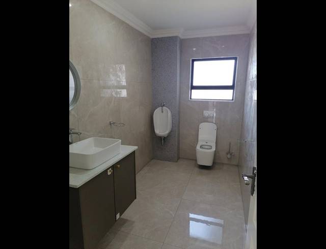 6 BEDROOM HOUSE FOR SALE IN SAVANNAH COUNTRY ESTATE